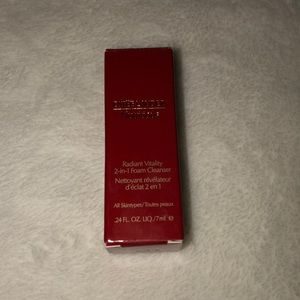 Estée Lauder nutritious. 2 in 1 foam cleanser
